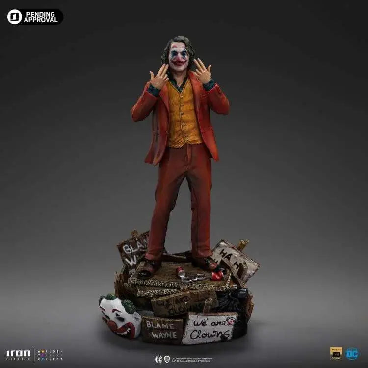 JOKER ARTHUR FLECK 1/10 STATUE IRON STUDIOS