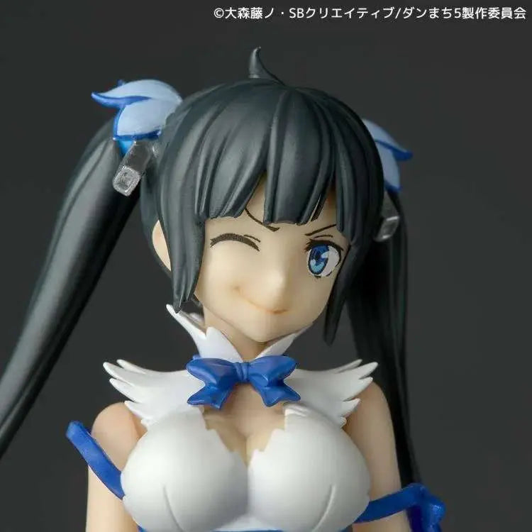 REVOLTECH DANMACHI (IS IT WRONG TO TRY TO PICK UP GIRLS IN A DUNGEON?) HESTIA ACTION FIGURE KAIYODO