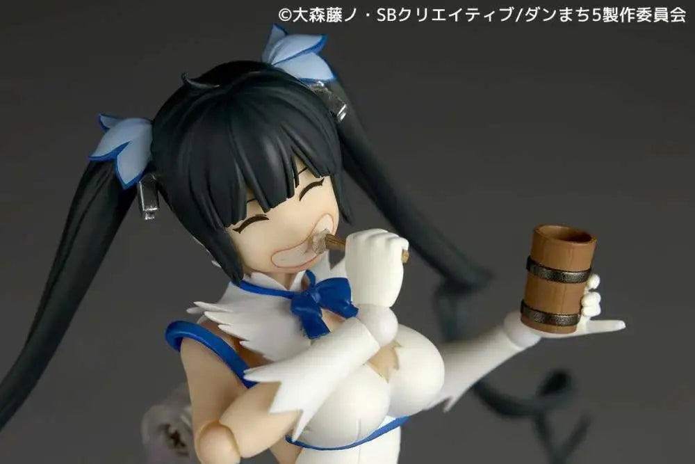 REVOLTECH DANMACHI (IS IT WRONG TO TRY TO PICK UP GIRLS IN A DUNGEON?) HESTIA ACTION FIGURE KAIYODO