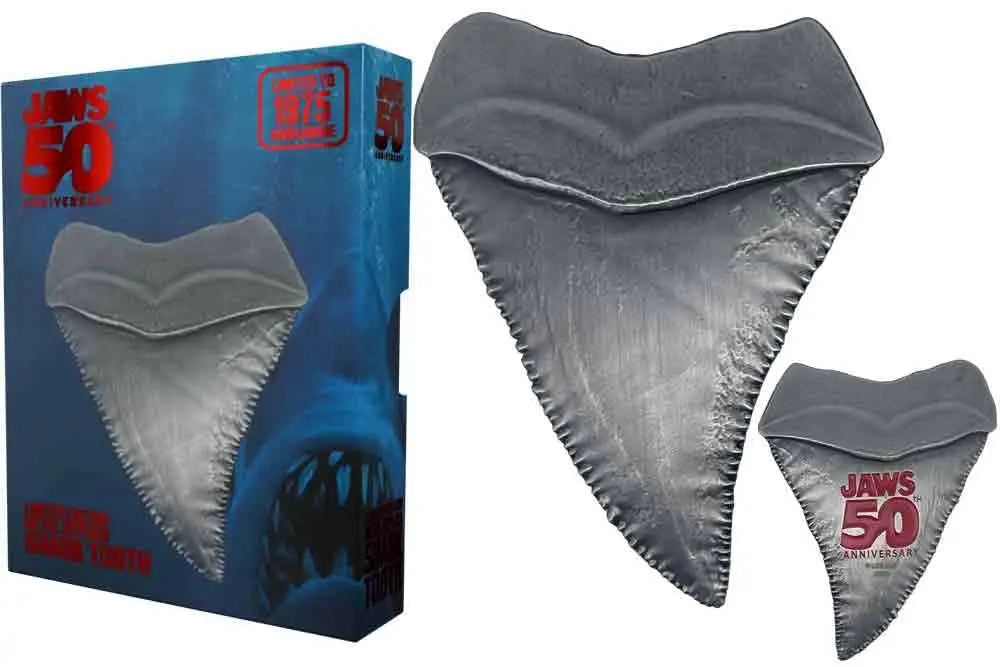 JAWS 50TH ANNIVERSARY SHARK TOOTH MEDALLION FANATTIK