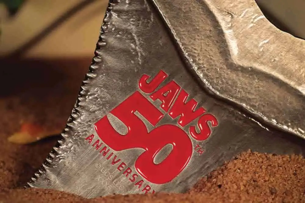 JAWS 50TH ANNIVERSARY SHARK TOOTH MEDALLION FANATTIK