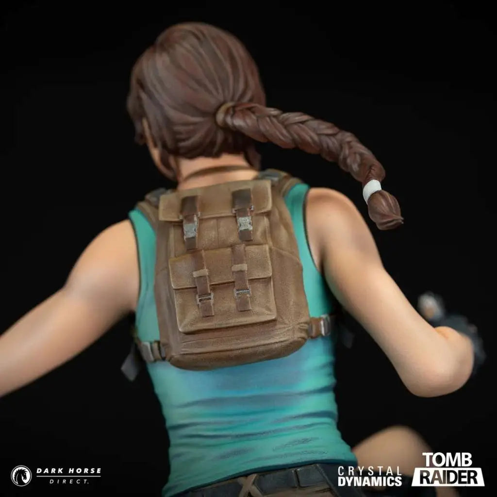 TOMB RAIDER LARA CROFT 24CM PVC STATUE DARK HORSE TOYS