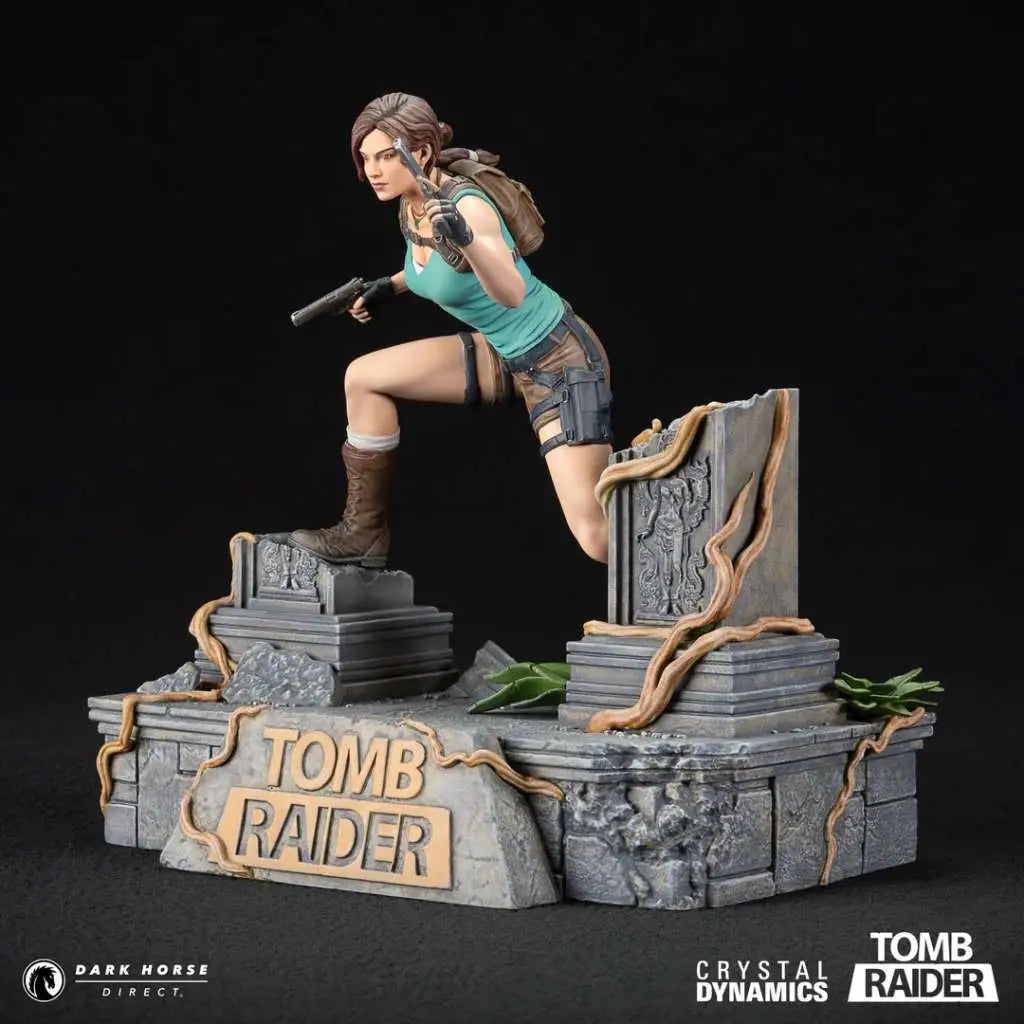 TOMB RAIDER LARA CROFT 24CM PVC STATUE DARK HORSE TOYS