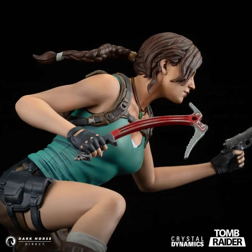 TOMB RAIDER LARA CROFT 24CM PVC STATUE DARK HORSE TOYS