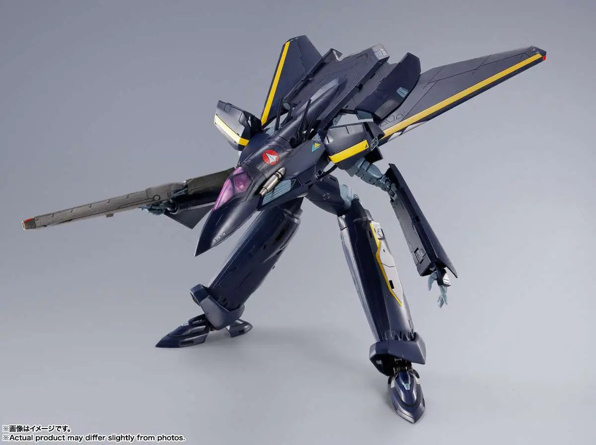 DX CHOGOKIN MACROSS 7 VF-17S NIGHTMARE STEALTH VALKYRIE GAMLIN KIZAKI BANDAI