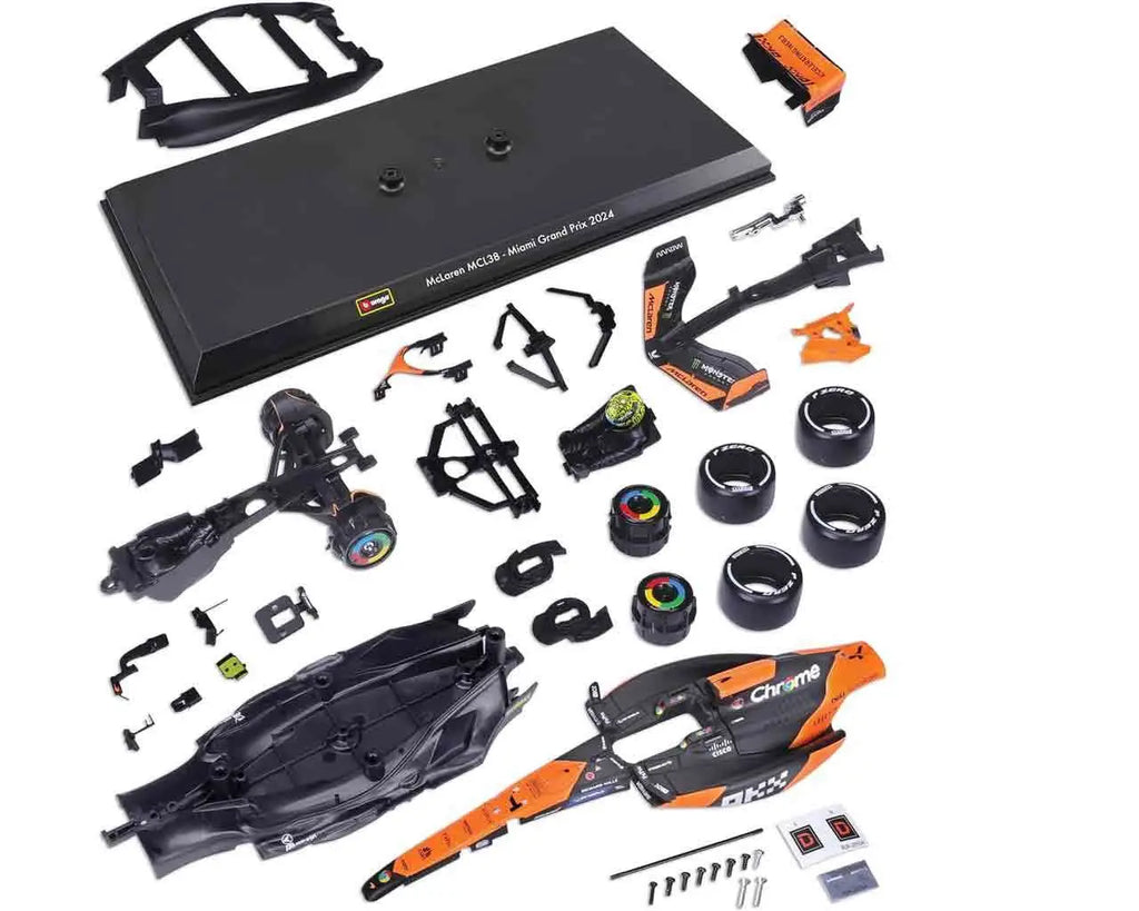 MCLAREN F1 MCL38 LANDO NORRIS WITH HELMET MODEL KIT 1 24 BBURAGO