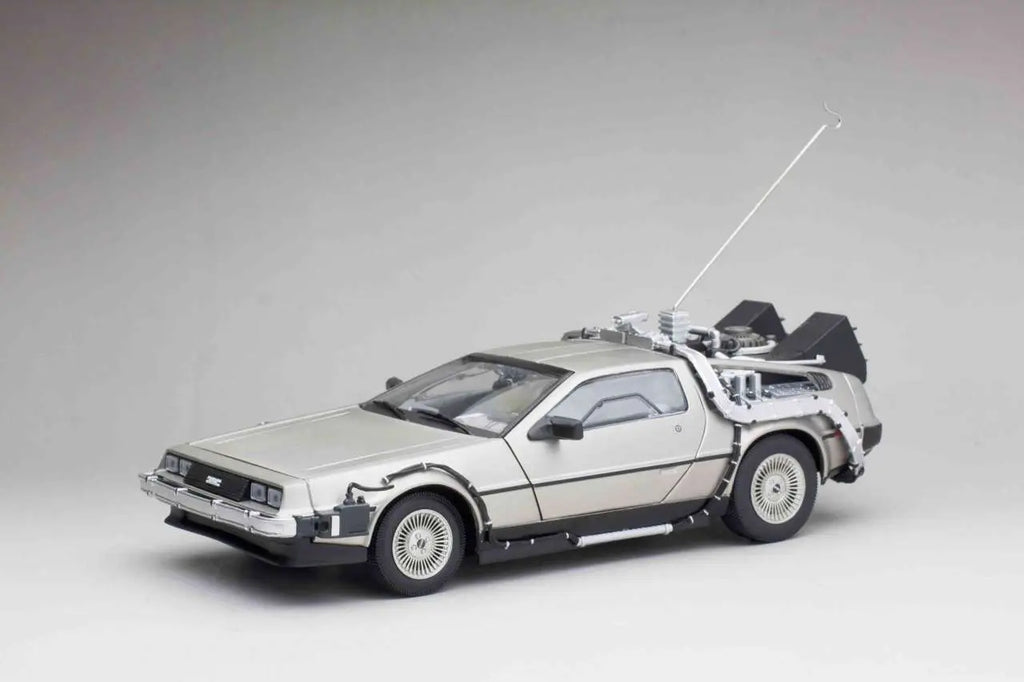 BACK TO THE FUTURE DE LOREAN DIE-CAST 1:18 SCALE MODEL SUNSTAR