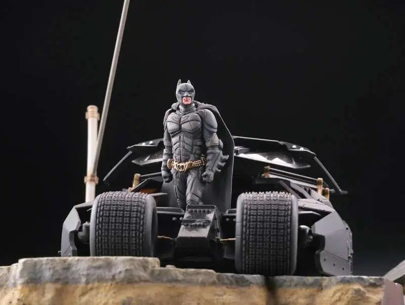 THE DARK KNIGHT TRILOGY LEGACY BATMOBILE TUMBLER IN GOTHAM CITY DIORAMA KAIYODO