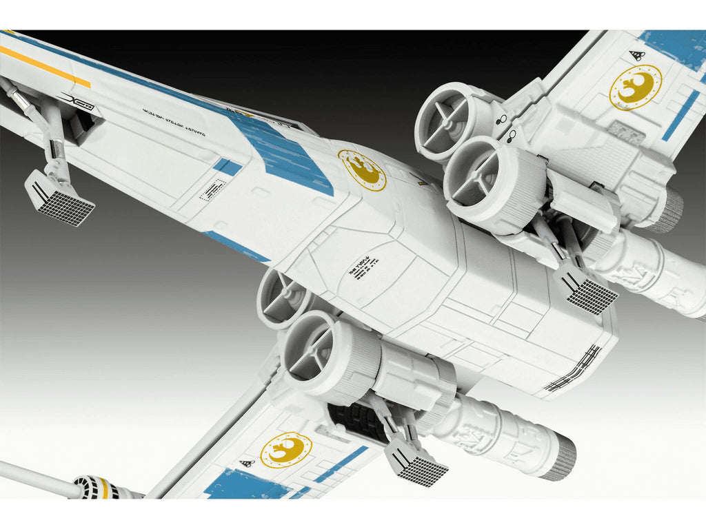 THE MANDALORIAN AND GROGU NEW REPUBLIC X-WING MK REVELL