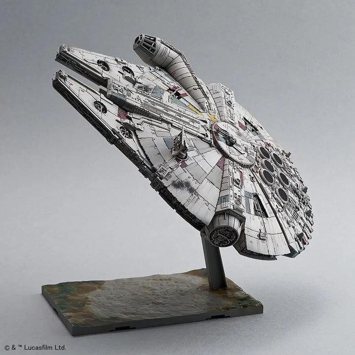 STAR WARS MILLENNIUM FALCON THE FORCE AWAKENS (BANDAI) REVELL