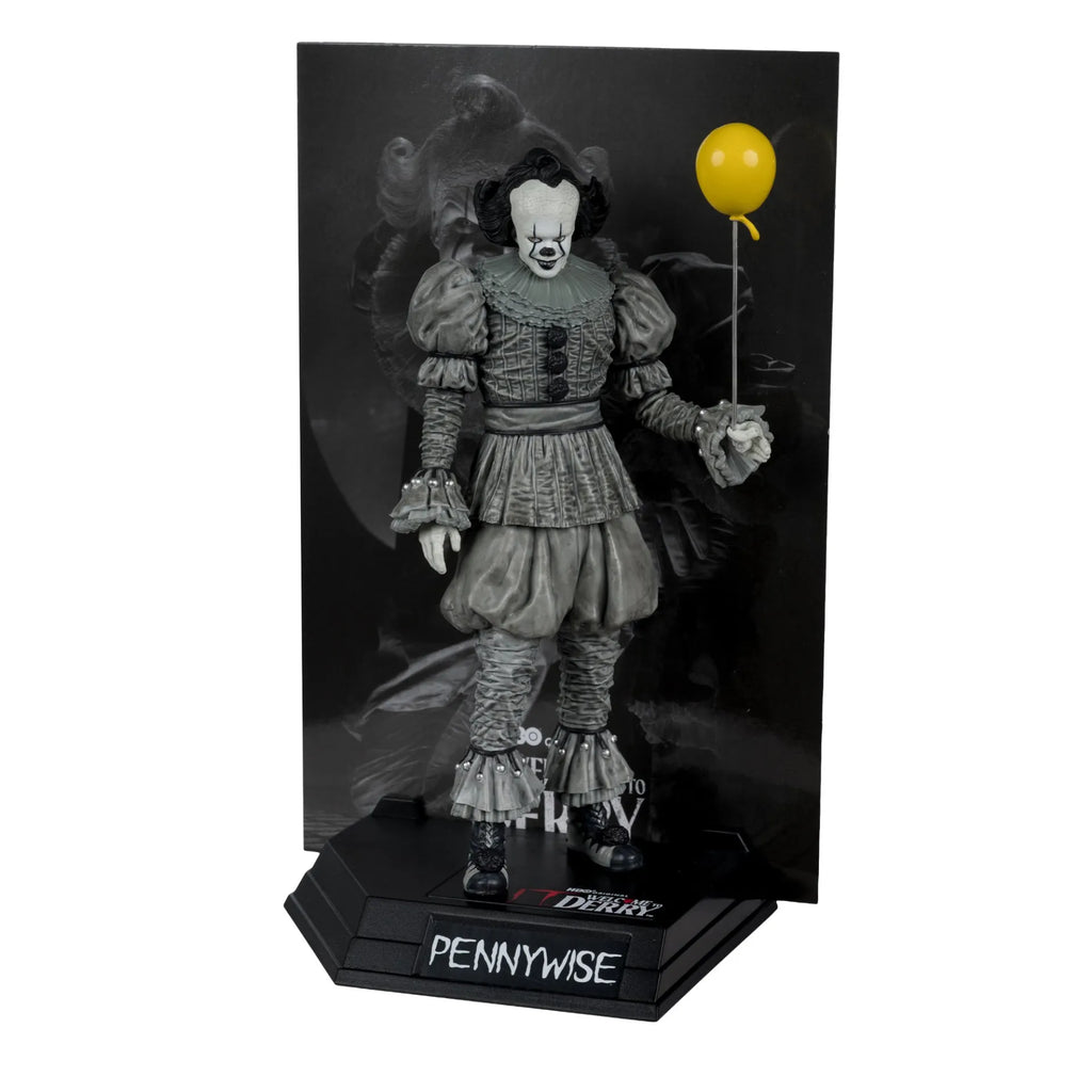 MOVIE MANIACS 6INCH POSED WELCOME TO DERRY WV2 PENNYWISE BLACK&WHITE McFARLANE TOYS 25