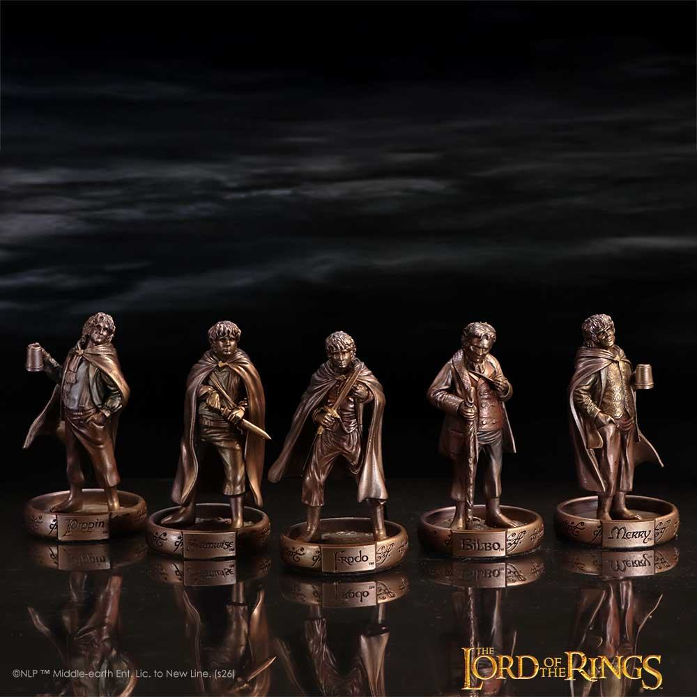 THE LORD OF THE RINGS THE HOBBITS OF THE SHIRE FIGURINE NEMESIS NOW
