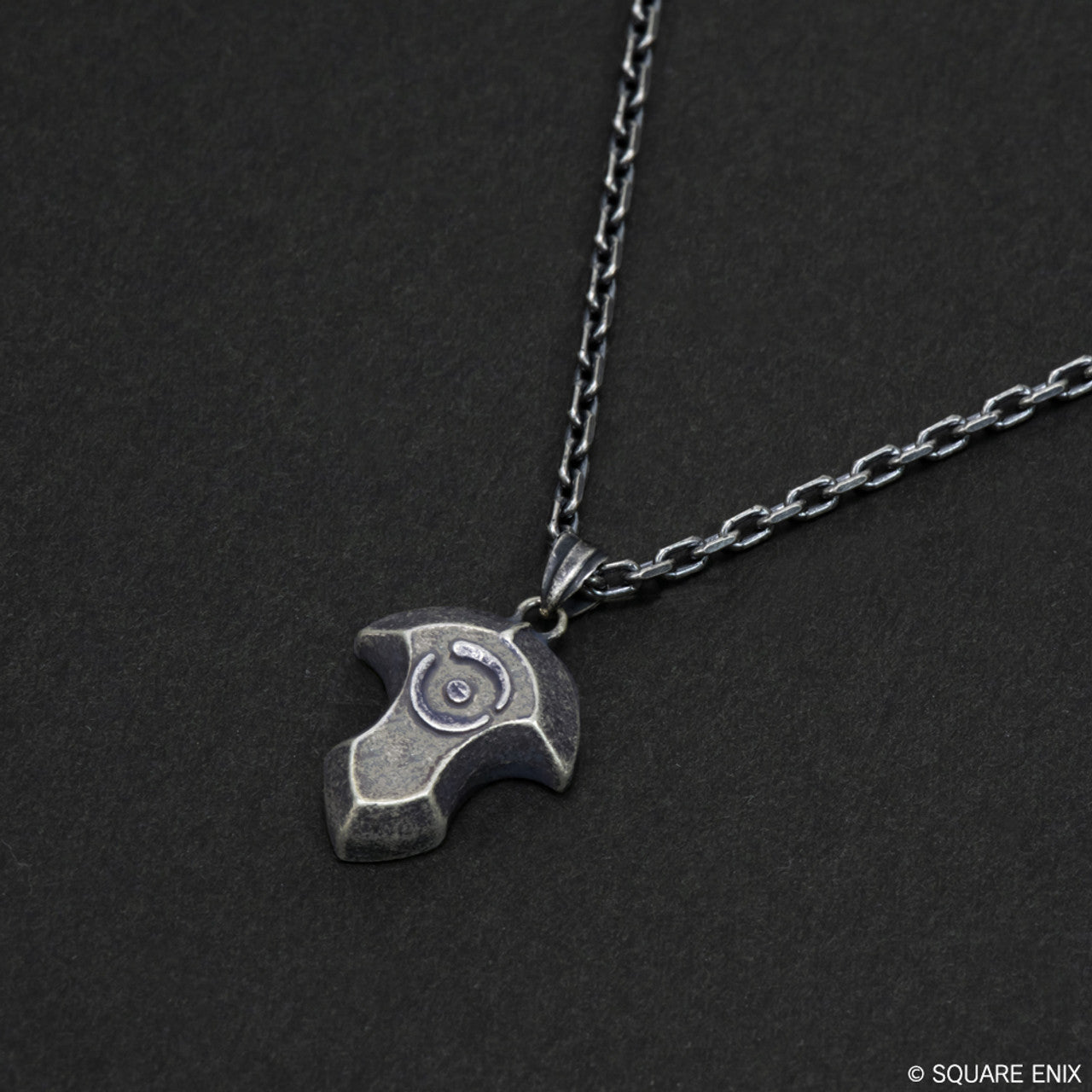 FINAL FANTASY XIV SILVER PENDANT AZEM'S CRYSTAL