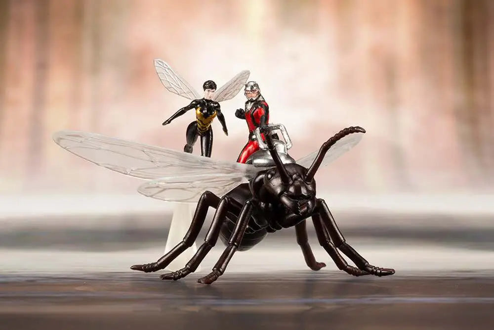 ASTONISHING ANTMAN & WASP ARTFX+ STATUE KOTOBUKIYA