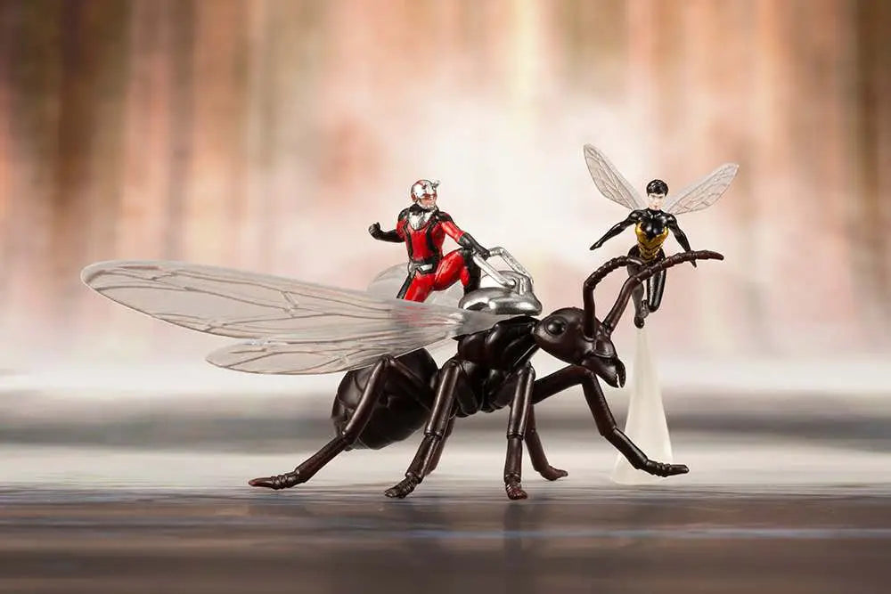 ASTONISHING ANTMAN & WASP ARTFX+ STATUE KOTOBUKIYA