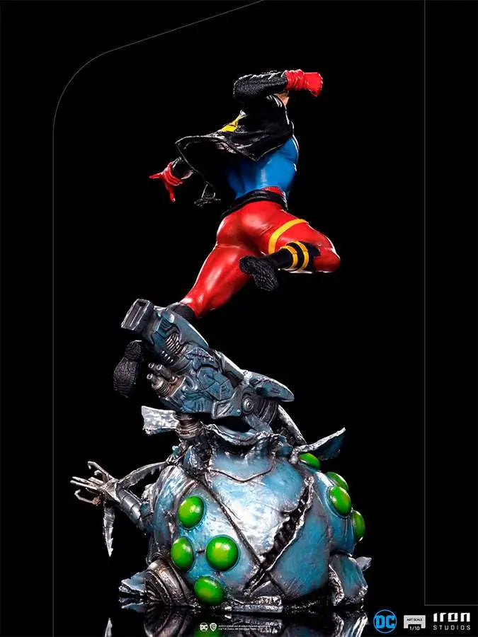 SUPERBOY DELUXE 1/10 ART STATUE IRON STUDIOS