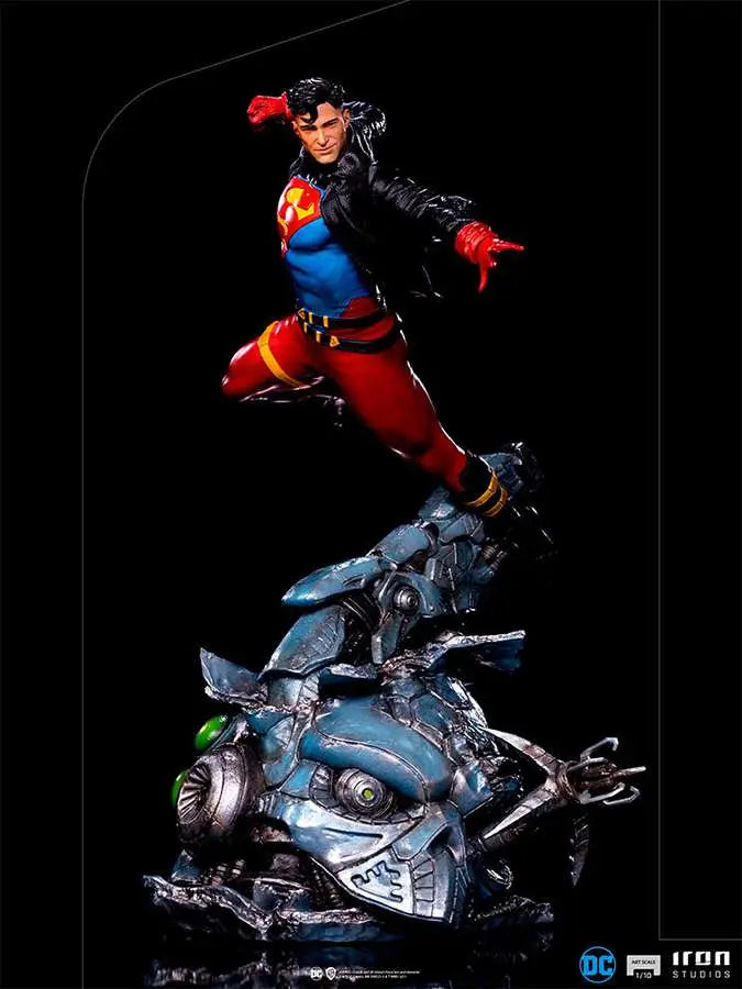 SUPERBOY DELUXE 1/10 ART STATUE IRON STUDIOS