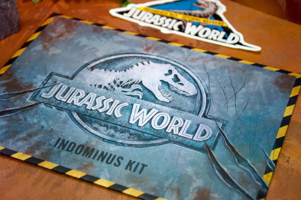 JURASSIC WORLD INDOMITUS KIT DOCTOR COLLECTOR