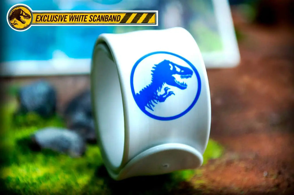 JURASSIC WORLD APEX PREDATOR KIT DOCTOR COLLECTOR
