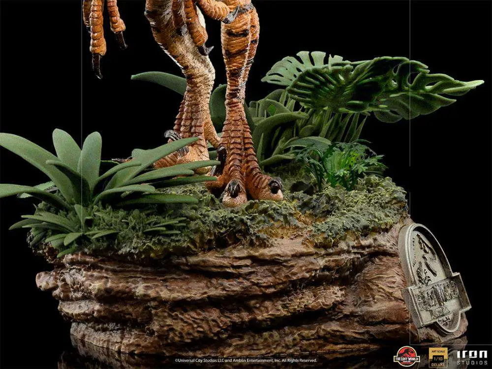 JURASSIC WORLD LW VELOCIRAPTOR 1/10 DLX IRON STUDIOS