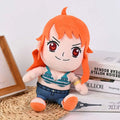 ONE PIECE NAMI PELUCHE 25CM SAKAMI MERCHANDISE