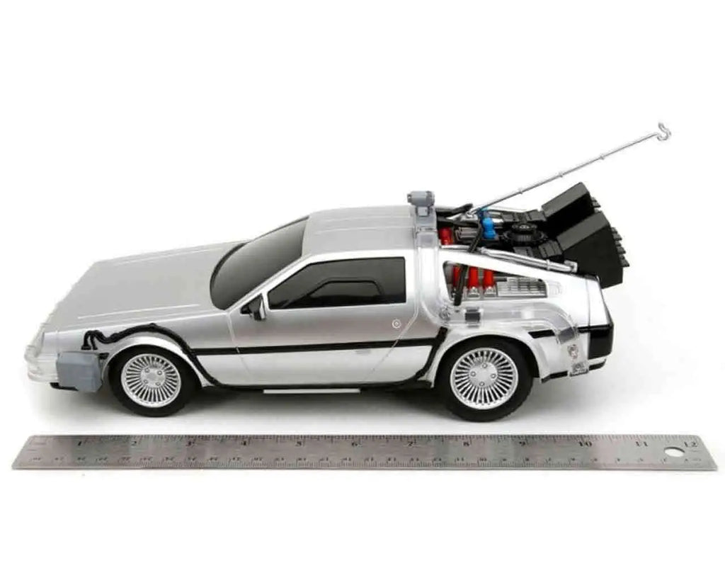 BACK TO THE FUTURE PART 1 1982 TIME MACHINE DELOREAN REMOTE CONTROL 1/16 DIE-CAST MODEL Jada Toys