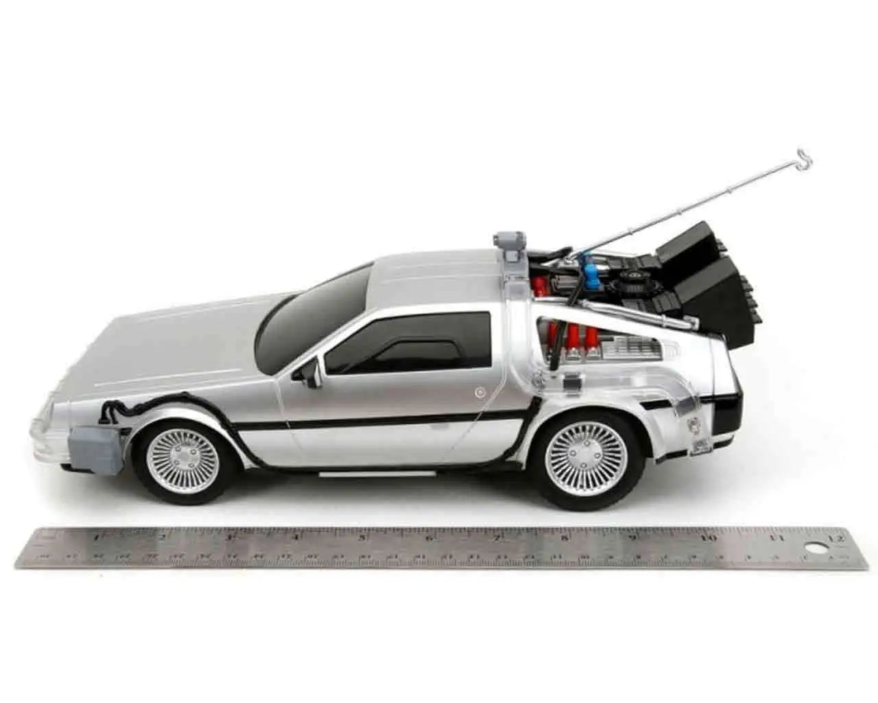 BACK TO THE FUTURE PART 1 1982 TIME MACHINE DELOREAN REMOTE CONTROL 1/16 DIE-CAST MODEL Jada Toys