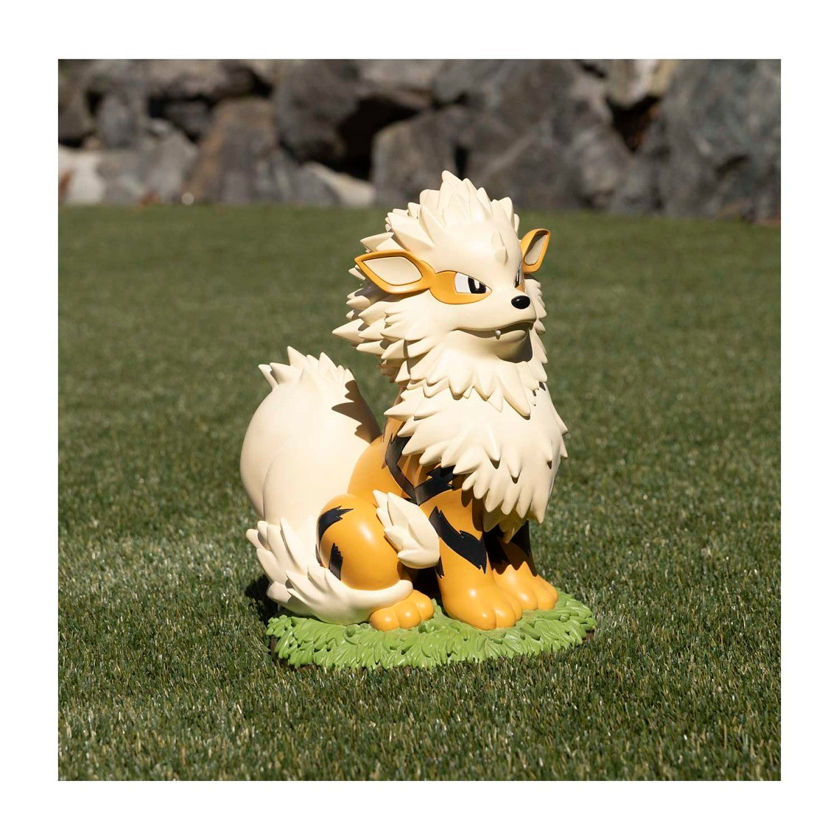 Arcanine Pokémon Garden Statue