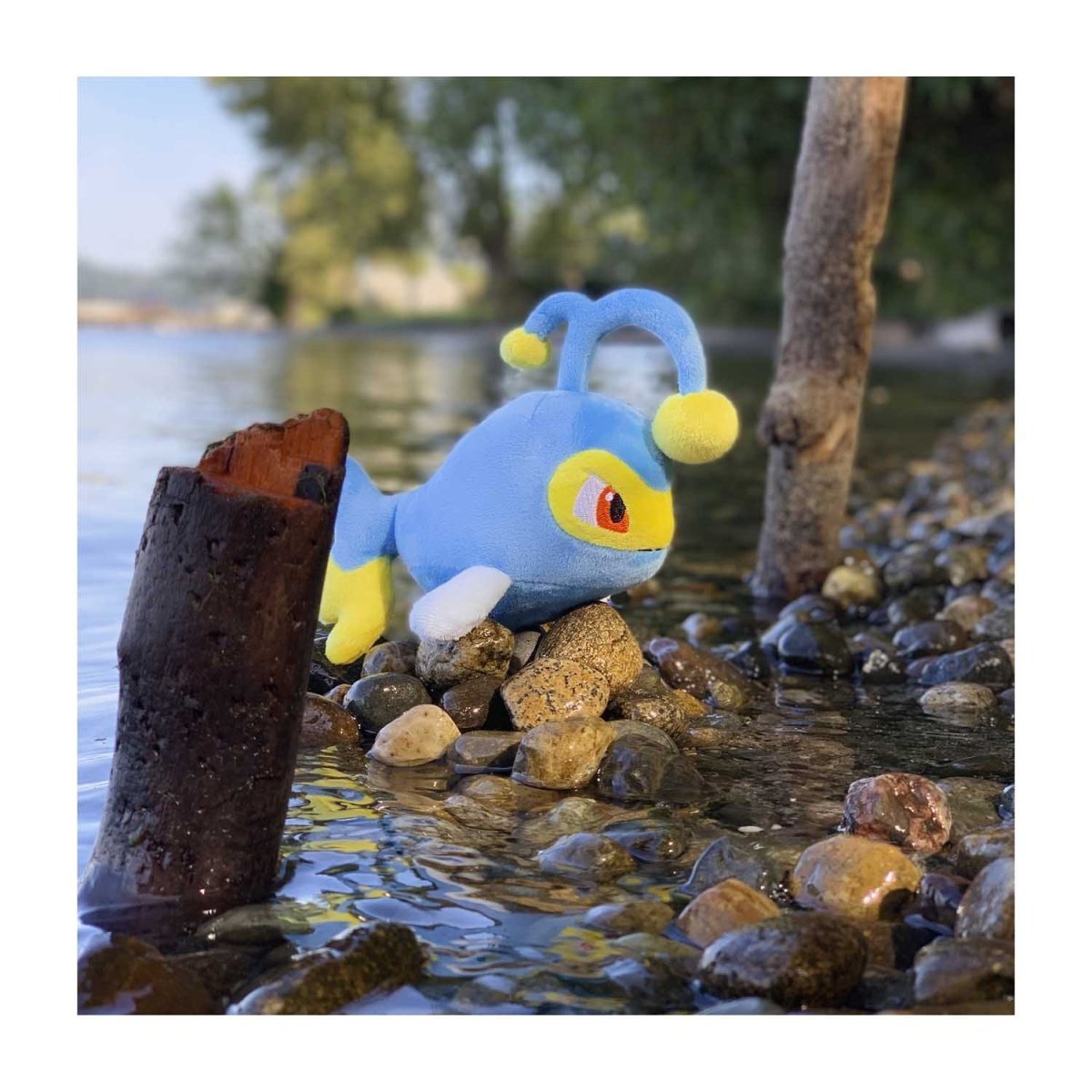 Lanturn Sitting Cuties Plush - 7 ½ In.