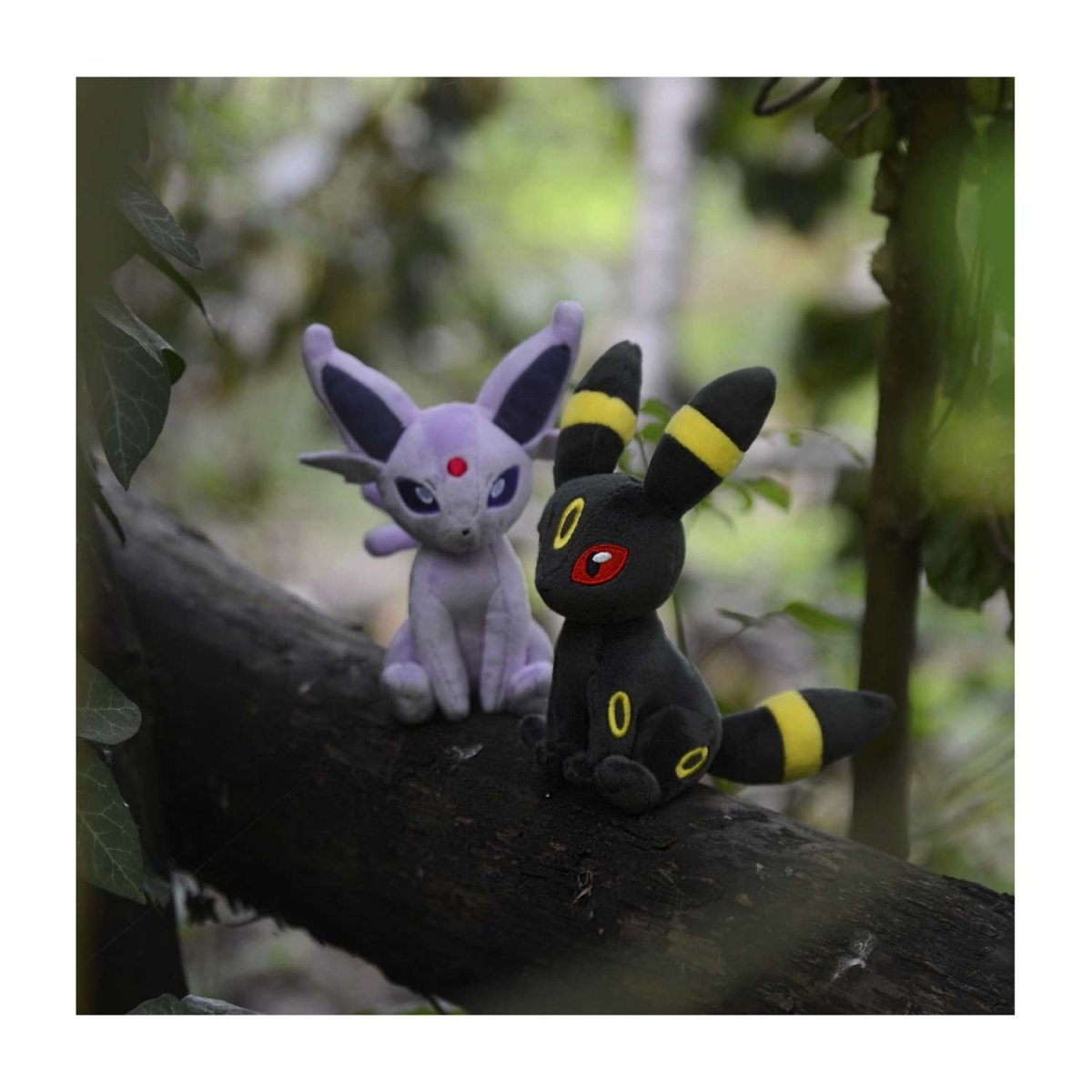 Umbreon Sitting Cuties Plush - 7 In.