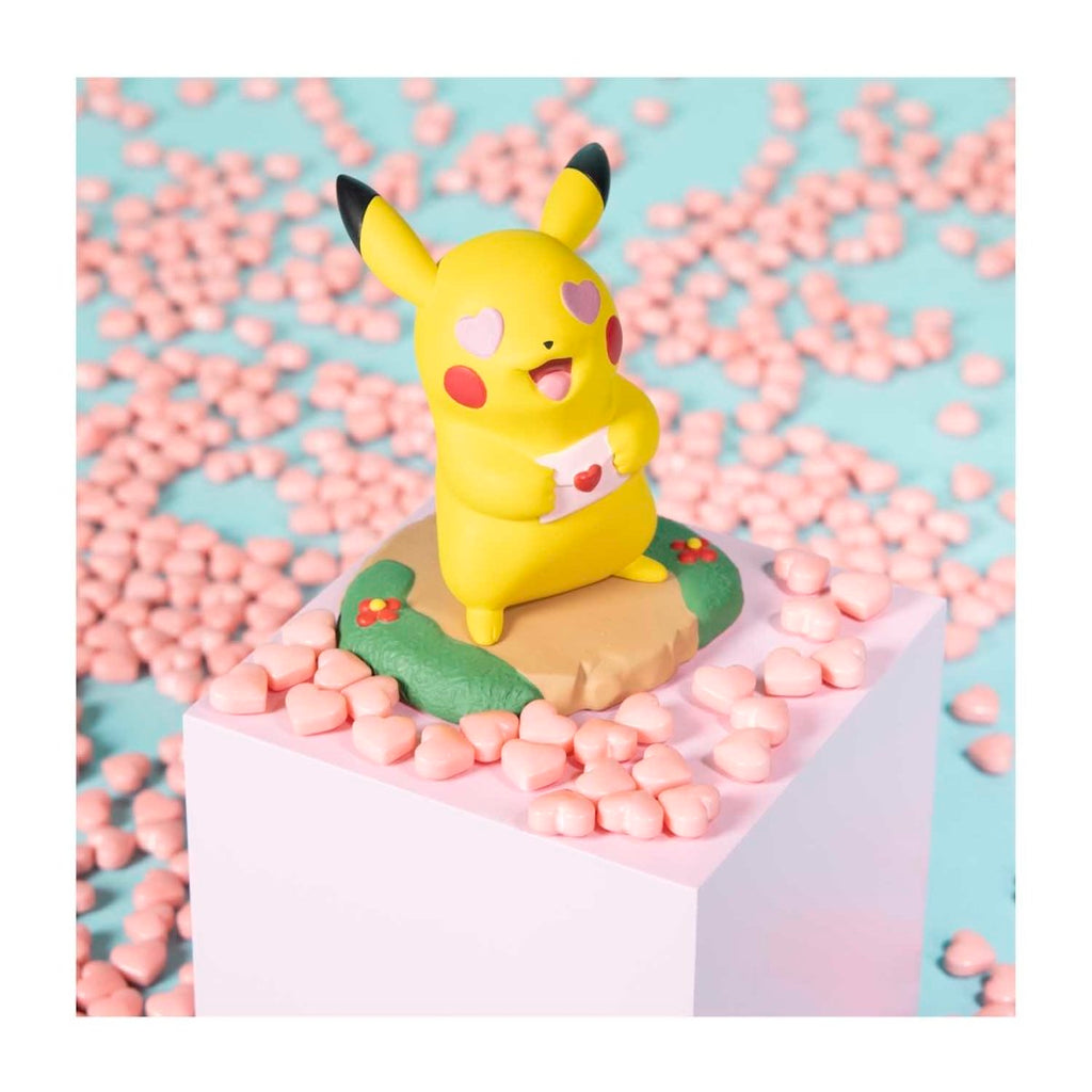 Pikachu Moods: Love Figure