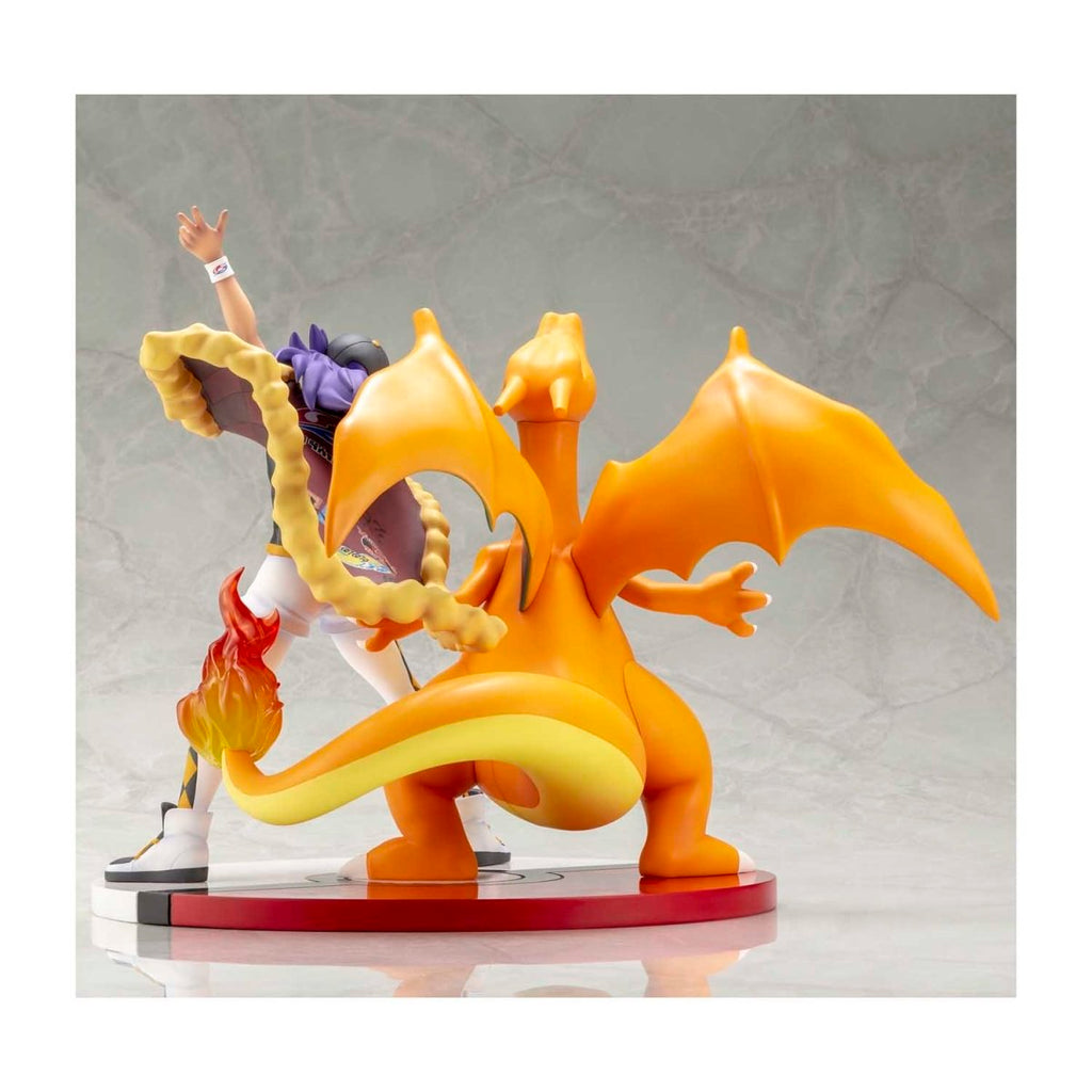 Kotobukiya Leon & Charizard Figures