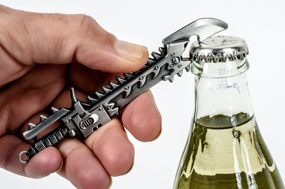 Warhammer 40 000 Bottle Opener Chaos Chainsword AAA Merchandise