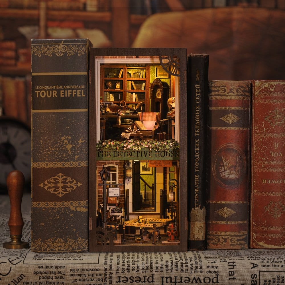 Book Nook Rose Detective Agency CuteBee
