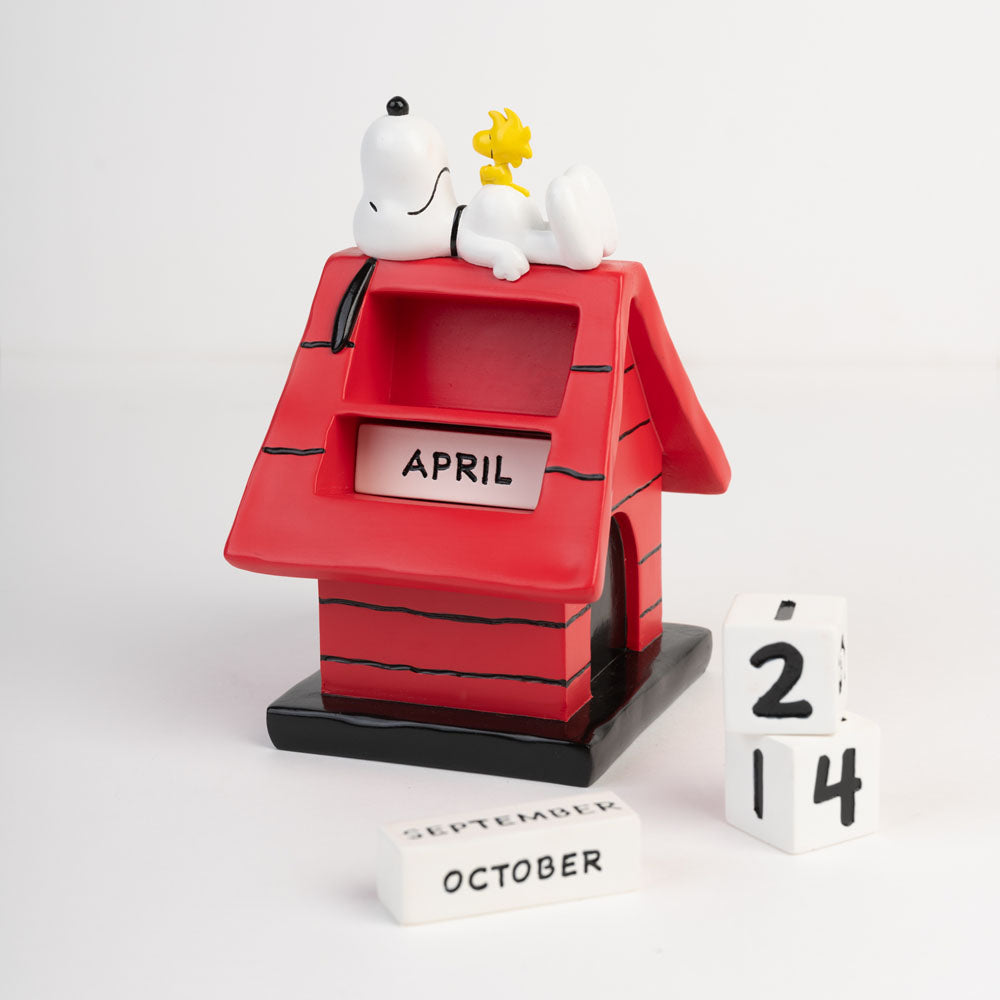 Peanuts 3D perpetual Calendar Snoopy Doghouse Grupo Erik