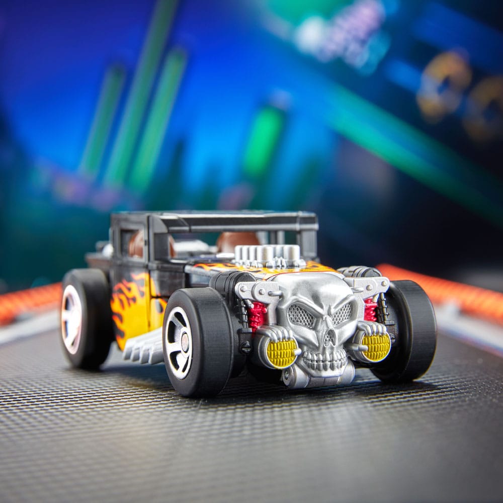 Hot Wheels x Transformers Action Figure Bone Shaker Hasbro
