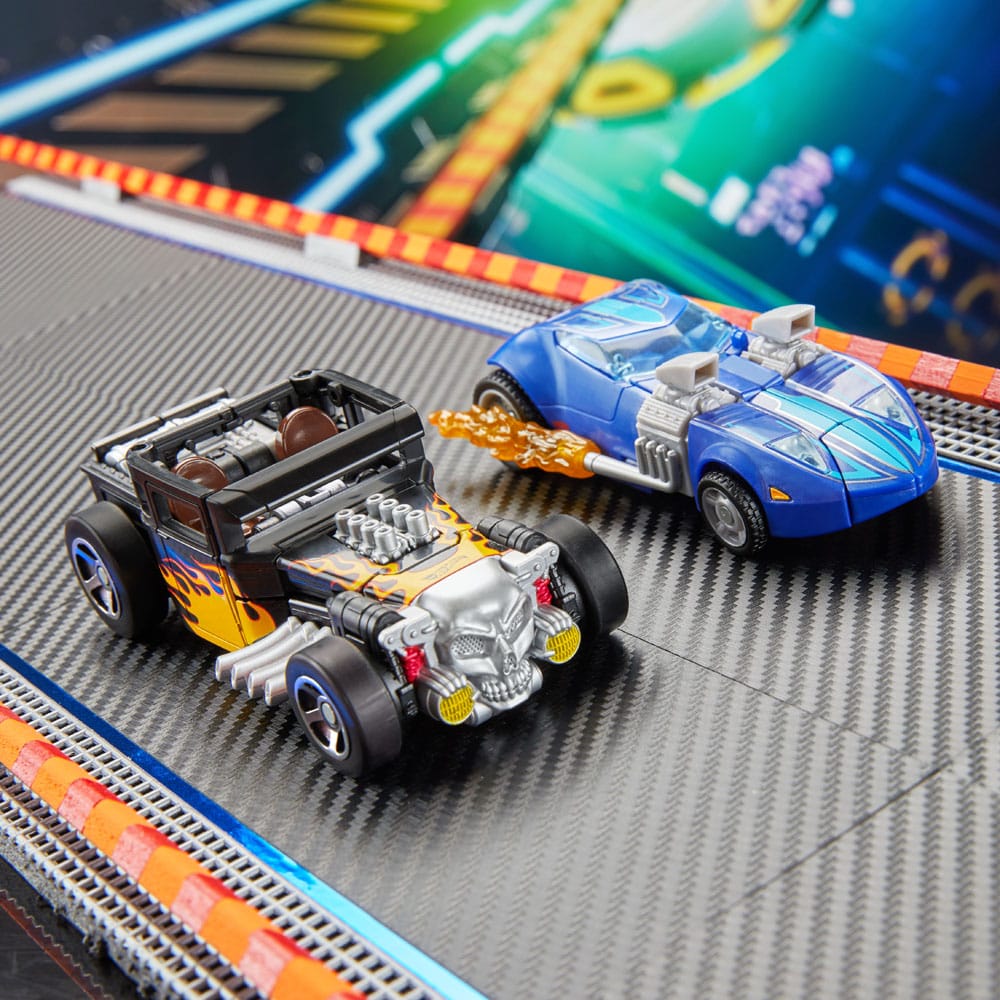 Hot Wheels x Transformers Action Figure Bone Shaker Hasbro