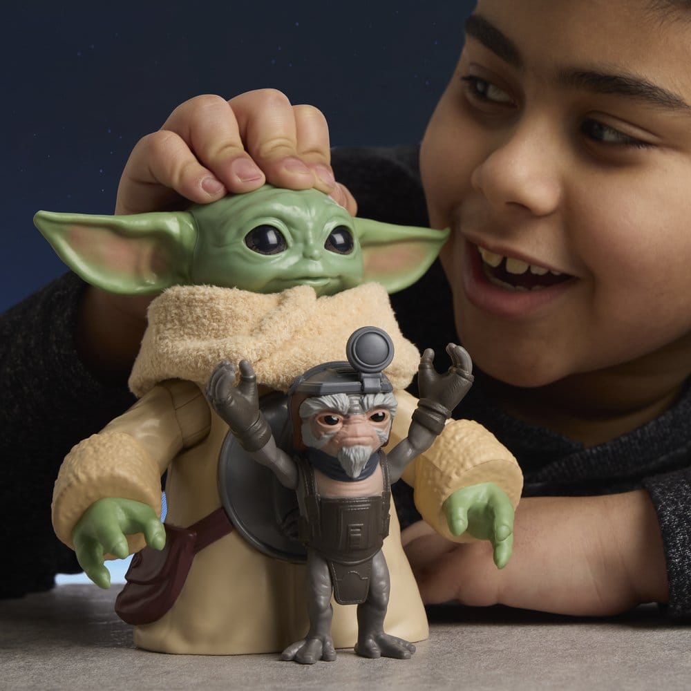 Star Wars The Mandalorian & Grogu Electronic Action Figure Huggin' Grogu & Anzellan Hasbro