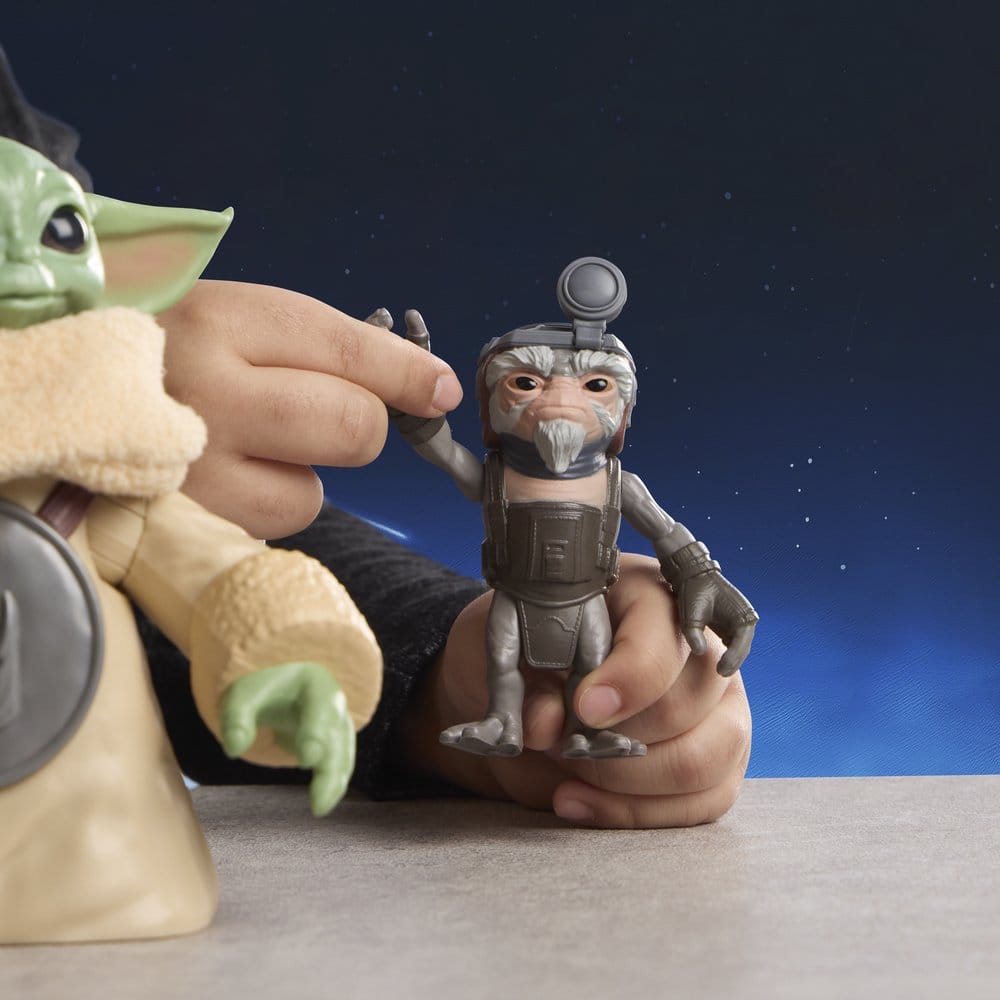 Star Wars The Mandalorian & Grogu Electronic Action Figure Huggin' Grogu & Anzellan Hasbro