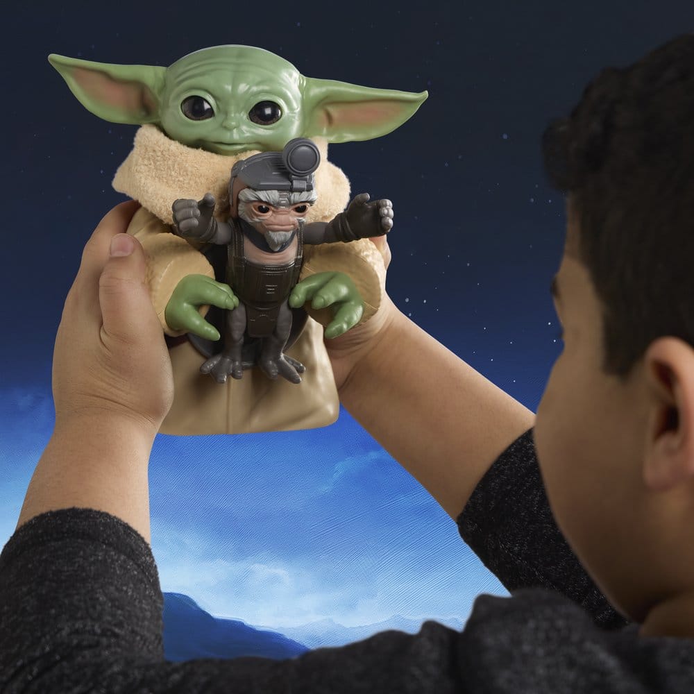 Star Wars The Mandalorian & Grogu Electronic Action Figure Huggin' Grogu & Anzellan Hasbro