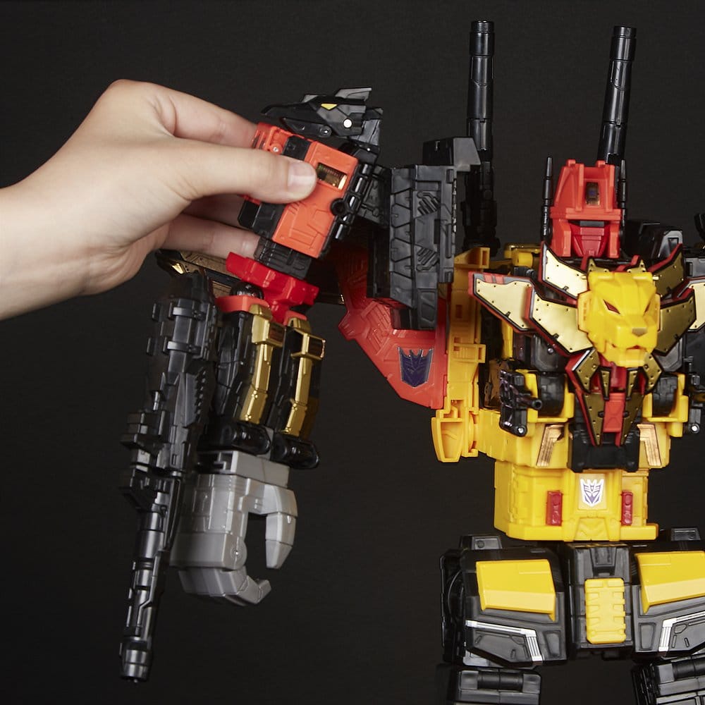 Transformers Power of the Primes Combiner Action Figure Predaking Hasbro