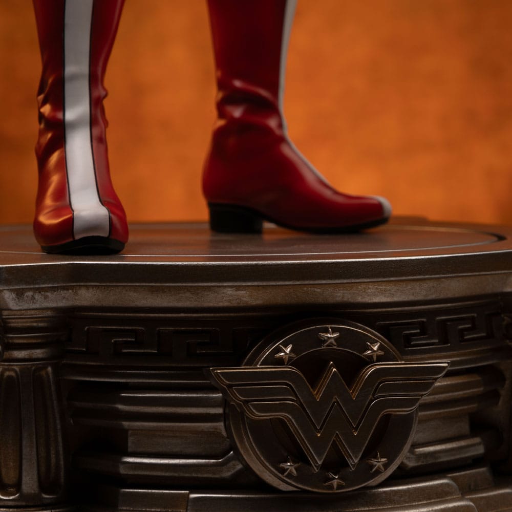 DC Comics Legacy Replica Statue Wonder Woman Iron Studios