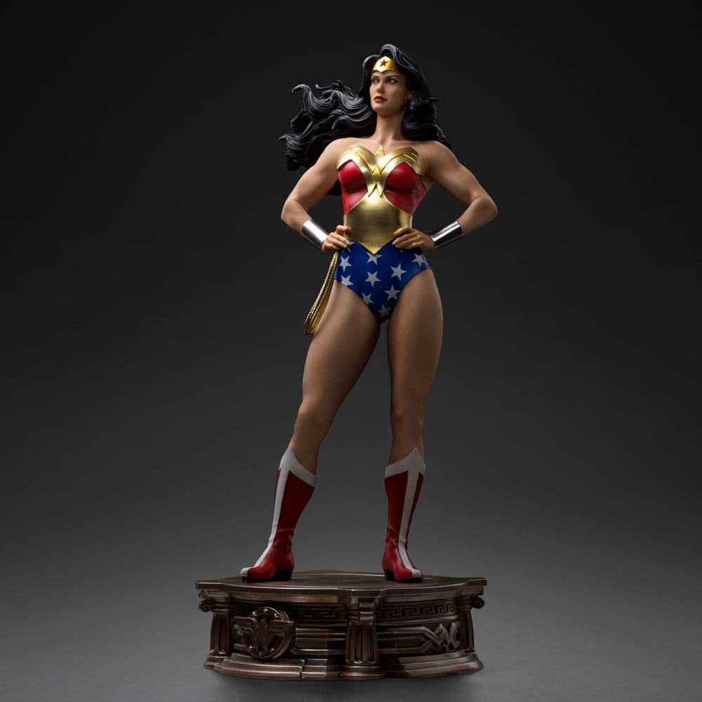 DC Comics Legacy Replica Statue Wonder Woman Iron Studios