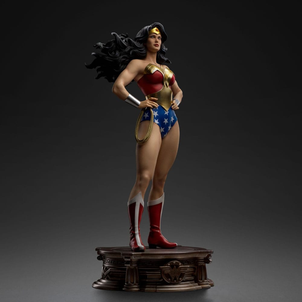 DC Comics Legacy Replica Statue Wonder Woman Iron Studios