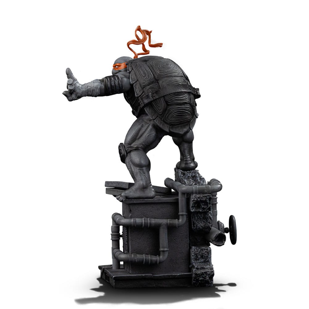 Teenage Mutant Ninja Turtles Art Scale Statue Michelangelo Black and White Variant heo exclusive Iron Studios