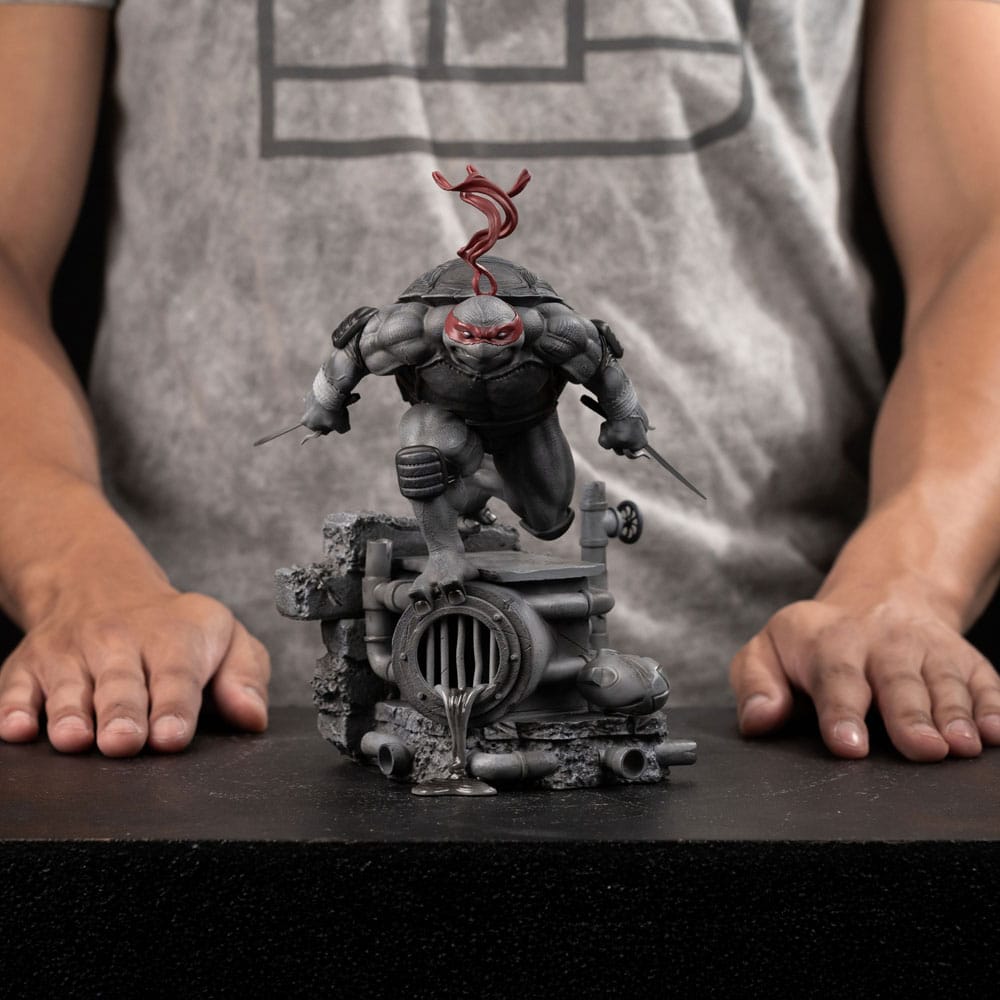 Teenage Mutant Ninja Turtles Art Scale Statue Raphael Black and White Variant heo exclusive Iron Studios