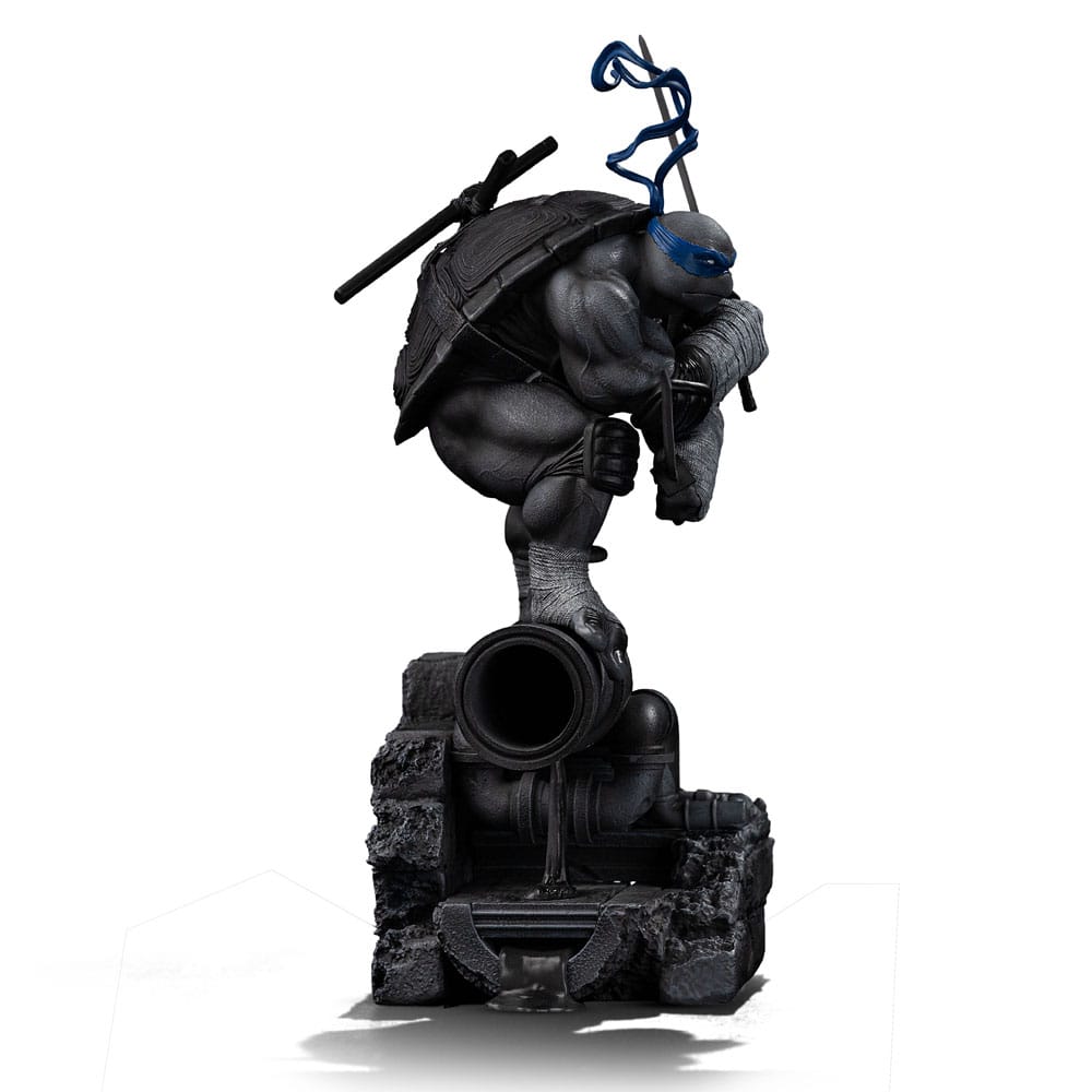 Teenage Mutant Ninja Turtles Art Scale Statue Leonardo Black and White Variant heo exclusive Iron Studios