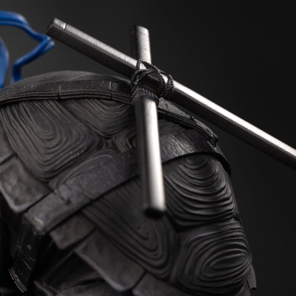 Teenage Mutant Ninja Turtles Art Scale Statue Leonardo Black and White Variant heo exclusive Iron Studios