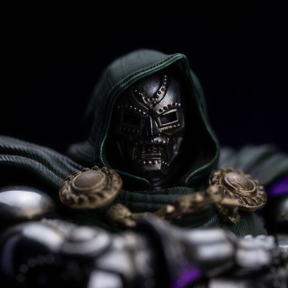 The Infinity Gauntlet Marvel Legends Diorama Statue Doctor Doom Deluxe Edition Iron Studios