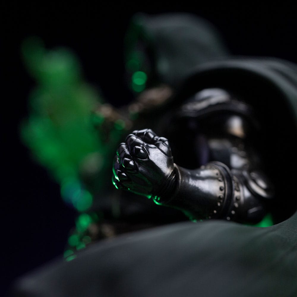 The Infinity Gauntlet Marvel Legends Diorama Statue Doctor Doom Deluxe Edition Iron Studios